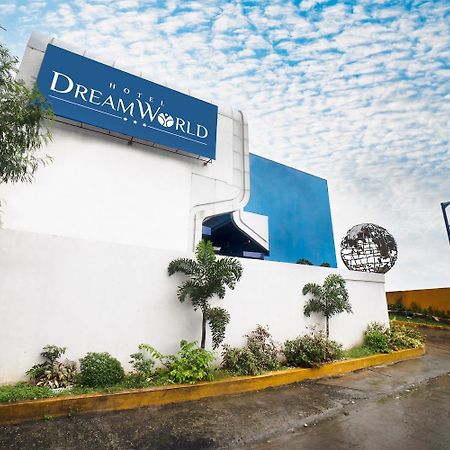 Hotel Dreamworld Las Piñas Buitenkant foto